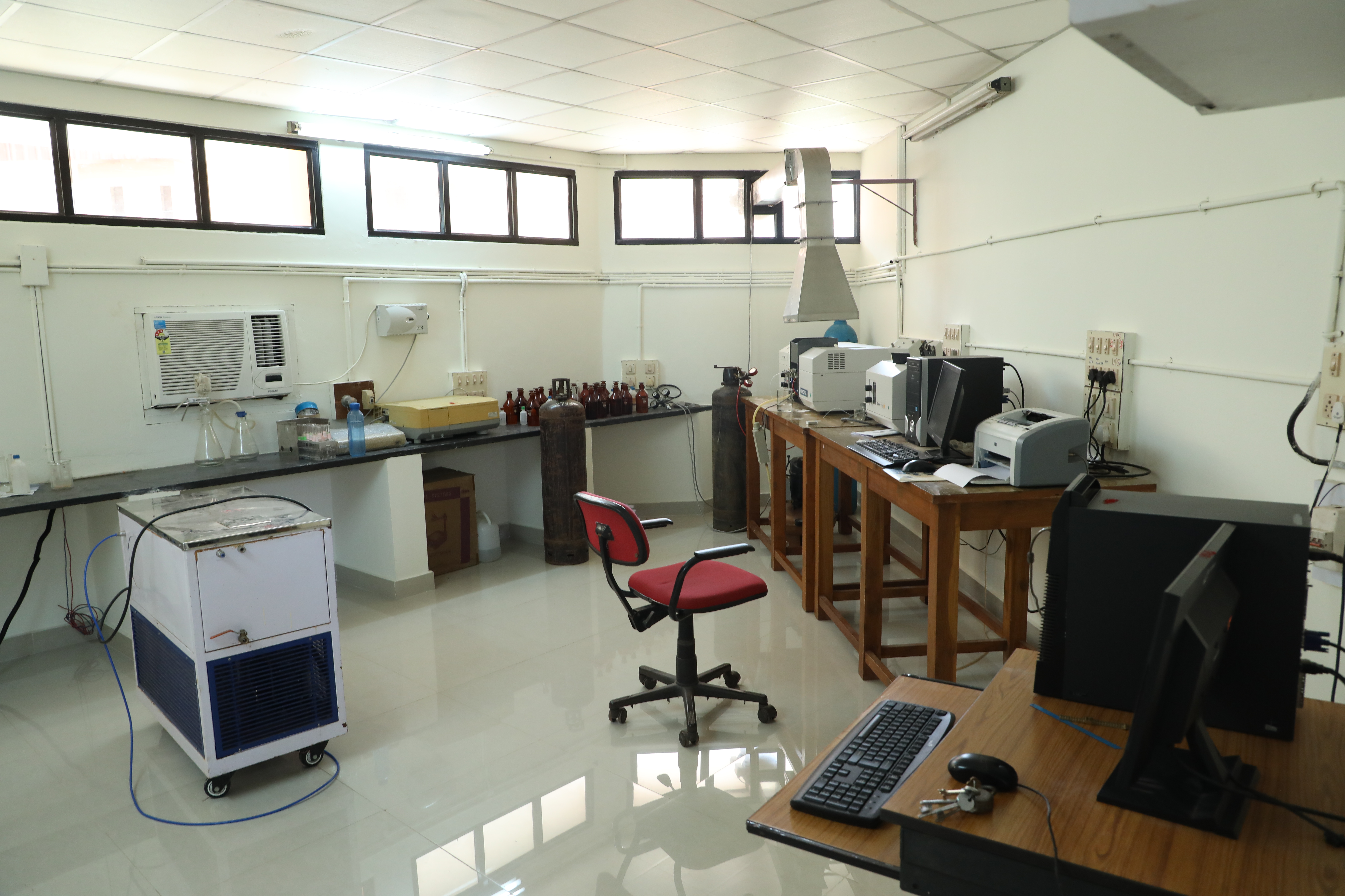 8.USIC_Analytical_Instruments_Lab