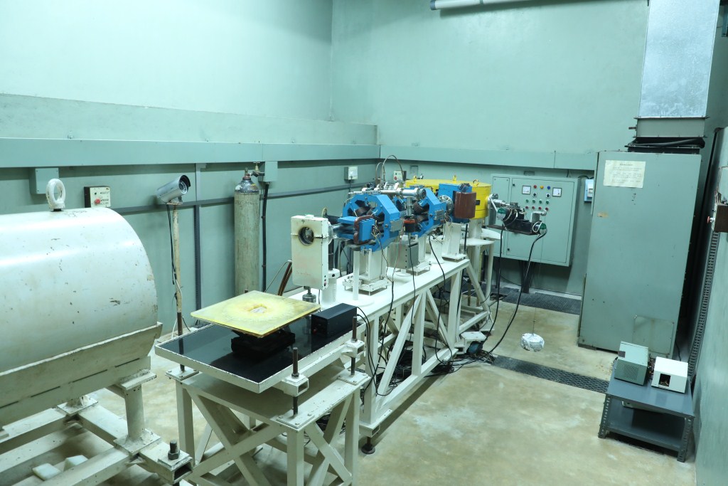 19.Microtron_Lab